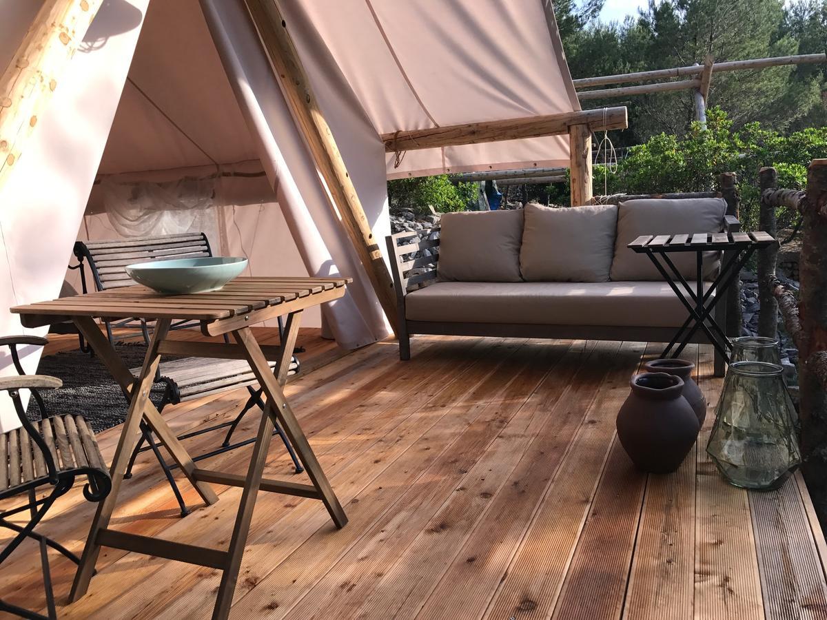 Plage Cachee - Glamping Vrboska Exterior foto
