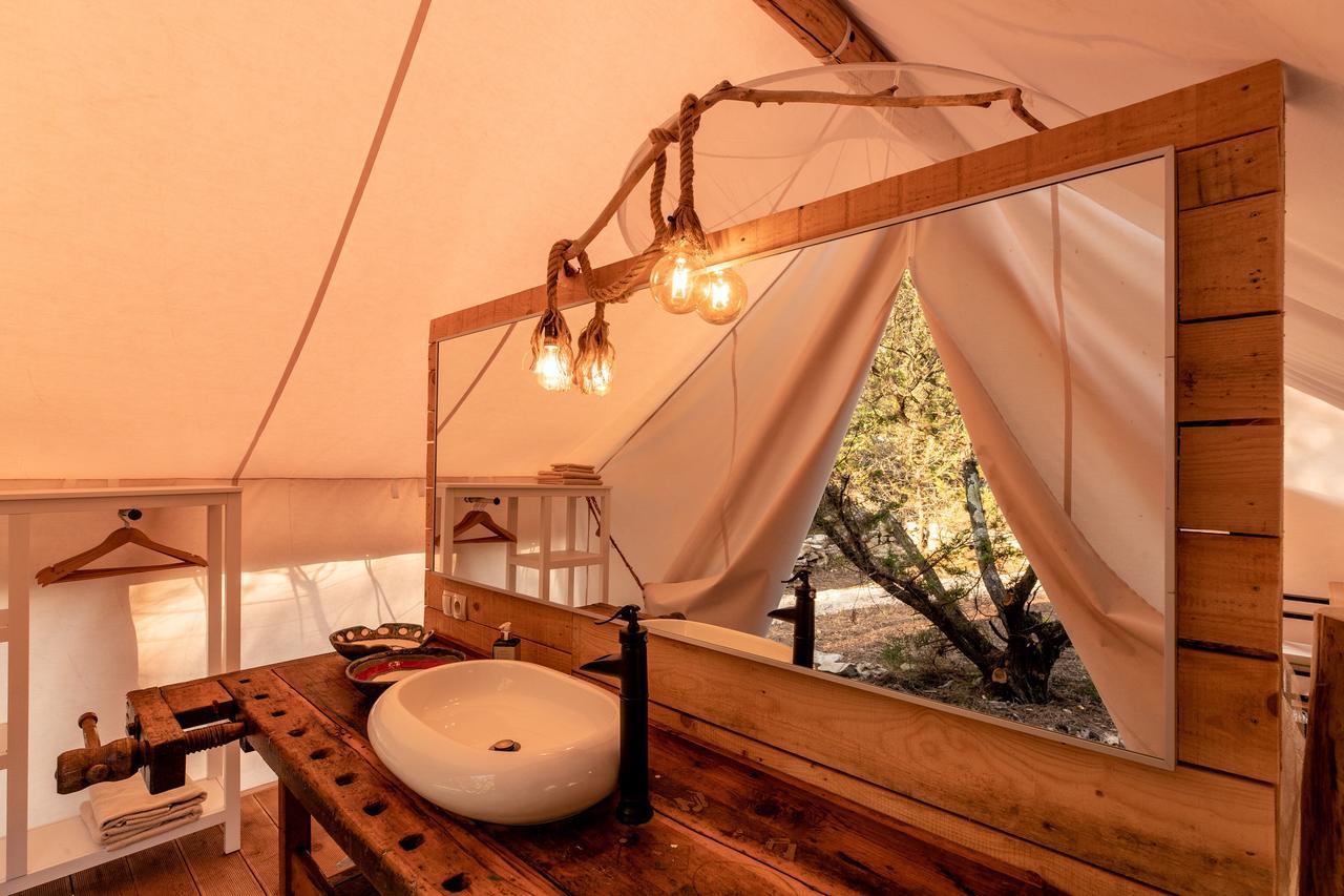 Plage Cachee - Glamping Vrboska Exterior foto