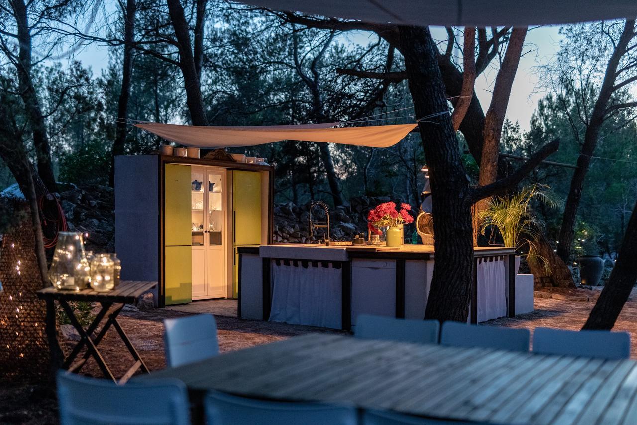 Plage Cachee - Glamping Vrboska Exterior foto